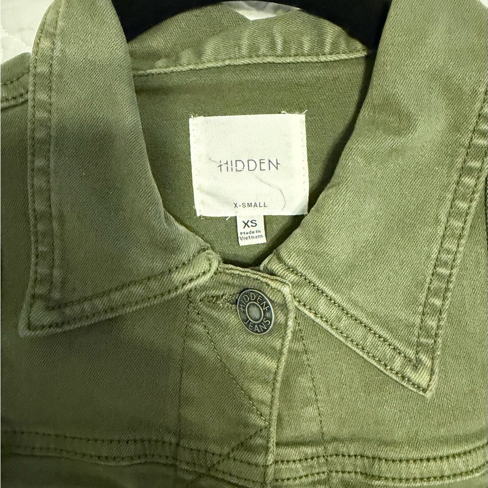 Wolven Olive Green Frayed-Hem Denim Jacket - Picture 2 of 5